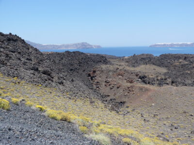 Sur le volcan Néa Kaméni à Santorin