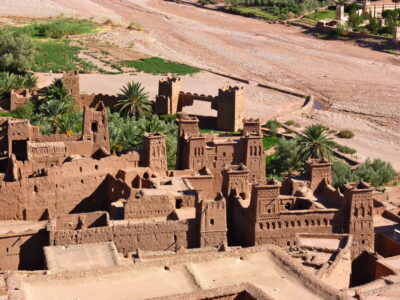 Mur en terre ocre à Aït Ben Haddou