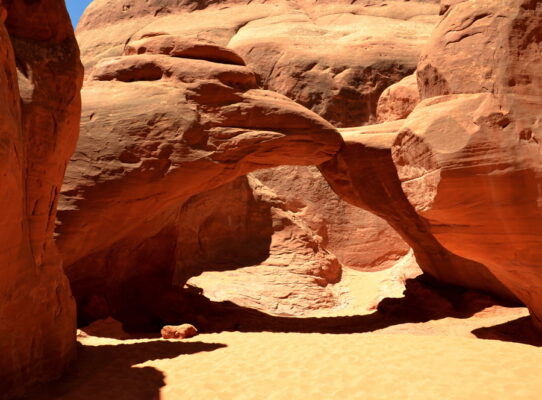 sand dunes arch