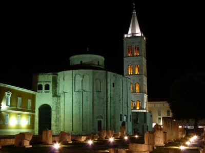 Eglise à Zadar, la nuit