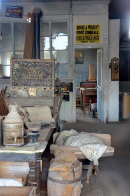 Intérieur d'un magasin de Bodie