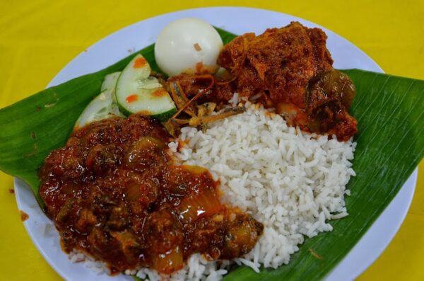 Nasi lemak, symbole de la cuisine malaisienne