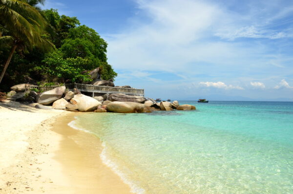 Plage sur les îles Perhentian