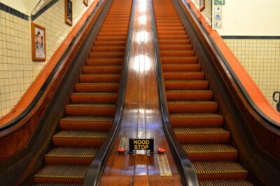 Escalator dans le tunnel Saint Anne à Anvers