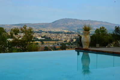 Piscine de l'hôtel Sahrai à Fès