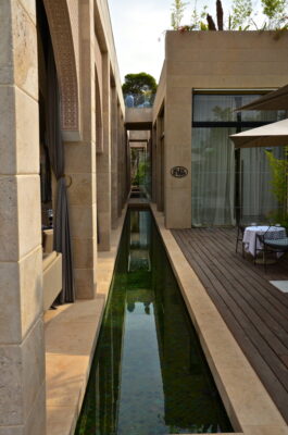 Extérieur de l'hôtel Sahrai à Fès