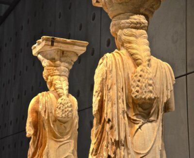 Caryatides au musée de l'Acropole