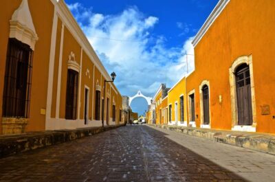 Ruelle d'Izamal au Mexique