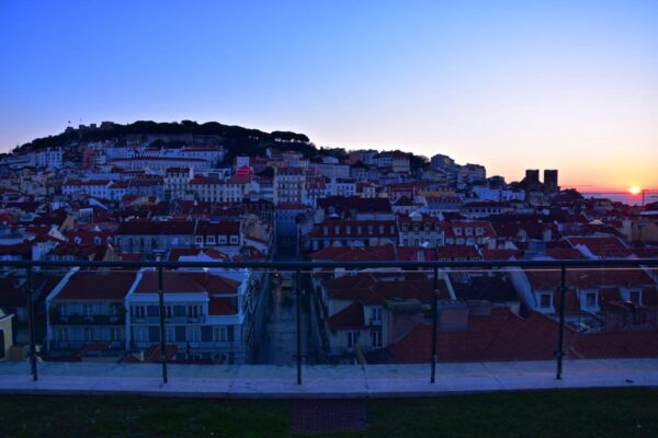 Sunrise depuis la terrasse de l'hôtel do Chiado