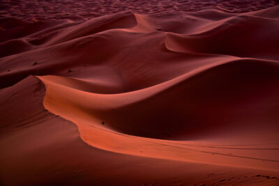 Jeu de couleurs dans les dunes de Merzouga