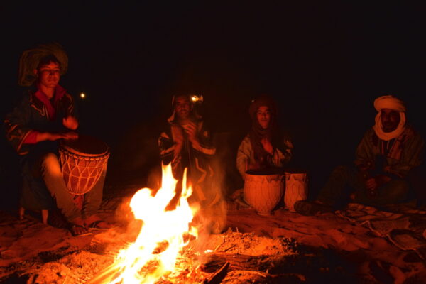 Musique sur le bivouac à Merzouga