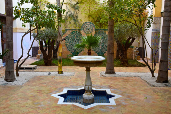 L'un des patios du Riad Fès