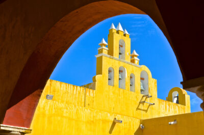 Arche & église à Campeche