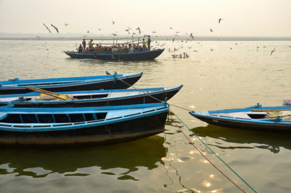 Bateaux sur le Gange à Varanasi