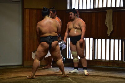 Rikishi à l'entraînement