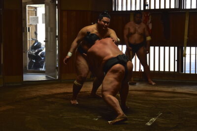 Rikishi à l'entraînement