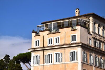 Façade du Palazzo Manfredi à Rome, face au Colisée