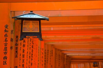 Lanterne et torii