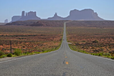 Route US163 menant à Monument Valley