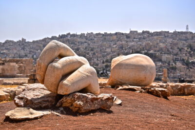 Ruines du colosse d'Hercule à Amman