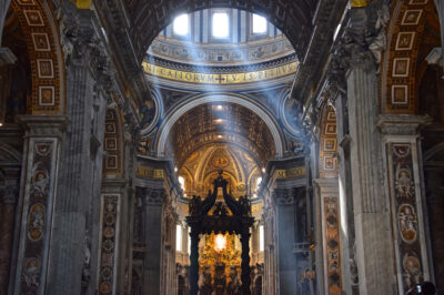 Intérieur de la basilique Saint-Pierre