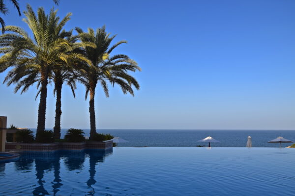 Piscine de l'hôtel Shangri-La Al Husn