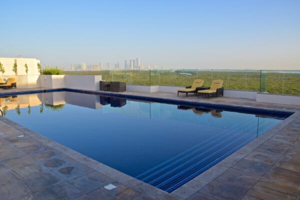 Piscine à l'Eastern Mangroves Suite d'Abou Dhabi