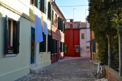 Une ruelle de l'île de Burano