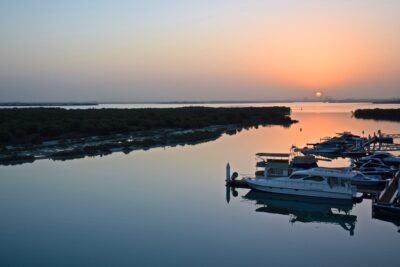 Sunrise à l'Eastern Mangroves Suite à Abou Dhabi