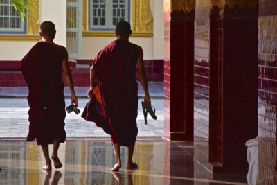 Bonzes au Mahamuni Temple de Mandalay