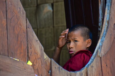 Bonze dans un monastère en Birmanie