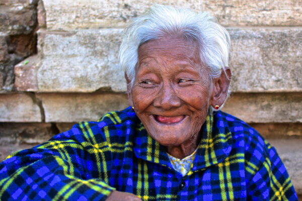 Femme à Bagan