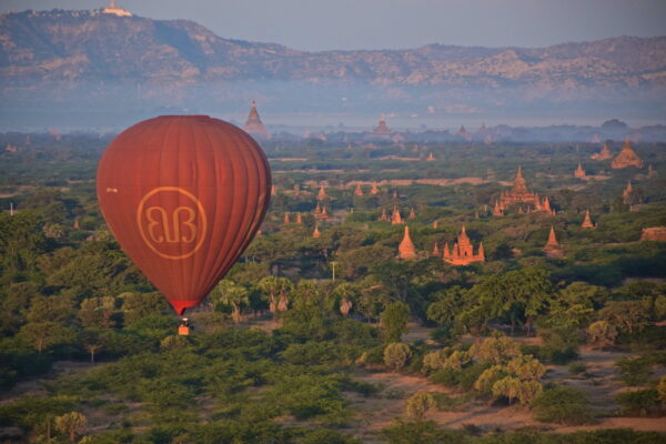 Montgolfière à Bagan