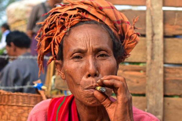 Portrait d'une femme Pa-O en Birmanie