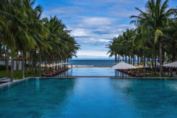 Piscine du Nam Hai Hotel