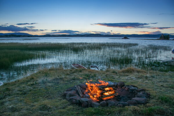 Coucher de soleil au bord du lac Titicaca