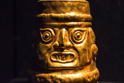 Gobelet cérémoniel - Museo Larco, Lima