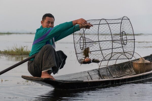 Pêche à la nasse sur le lac Inle