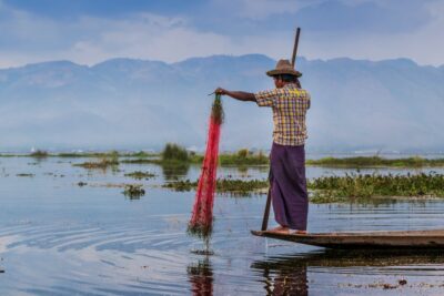 Pêche au filet sur le lac Inle