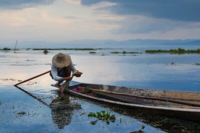 Sunset sur le lac Inle en Birmanie