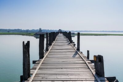 Pont de U Bein près de Mandalay en Birmanie