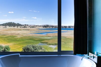 Baignoire dans la chambre au Titilaka lodge