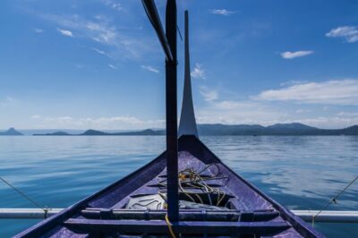 En bangka sur le lac Taal