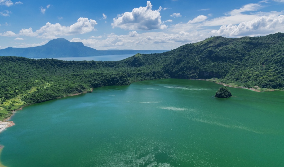 Volcan Taal aux Philippines