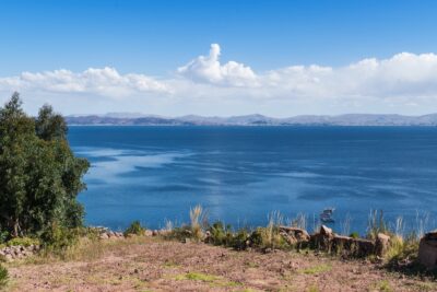 Vue au déjeuner sur l'île de Taquile