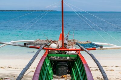 Bangka sur une plage de Dako Island