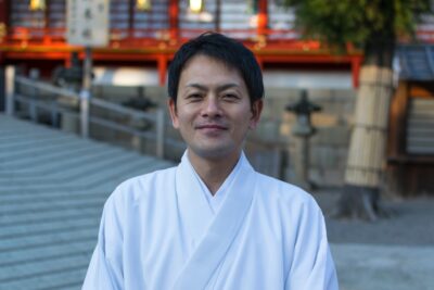 Portrait d'un prêtre shinto à Yawata