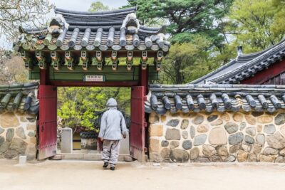 Dans le temple Bulguksa en Corée du Sud