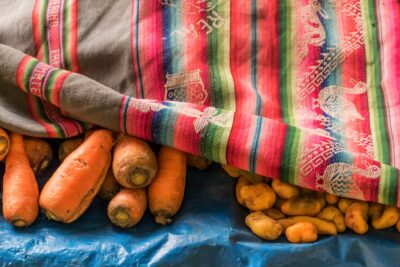 Légumes sur le marché d'Ollantaytambo