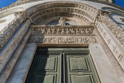 Porte du baptistère de Pise